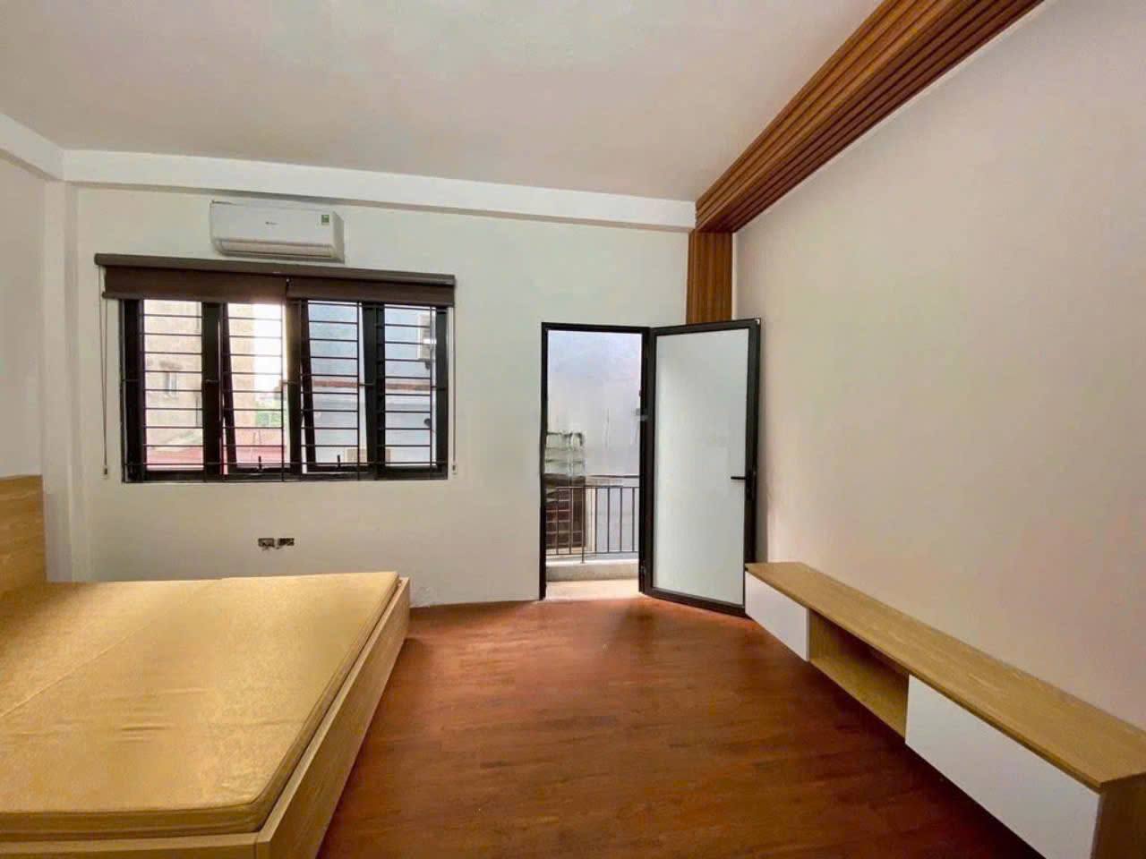 Cho thuê nhà Nguyễn Trãi, Thanh Xuân 4 tầng x 45m2, 4 ngủ, 13 Triệu ở hộ gia đình, Full đồ - Ảnh 3
